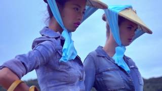 Download lagu Behind the Scenes: GUESS Holiday 2014 Campaign Photographed by Chen Man mp3