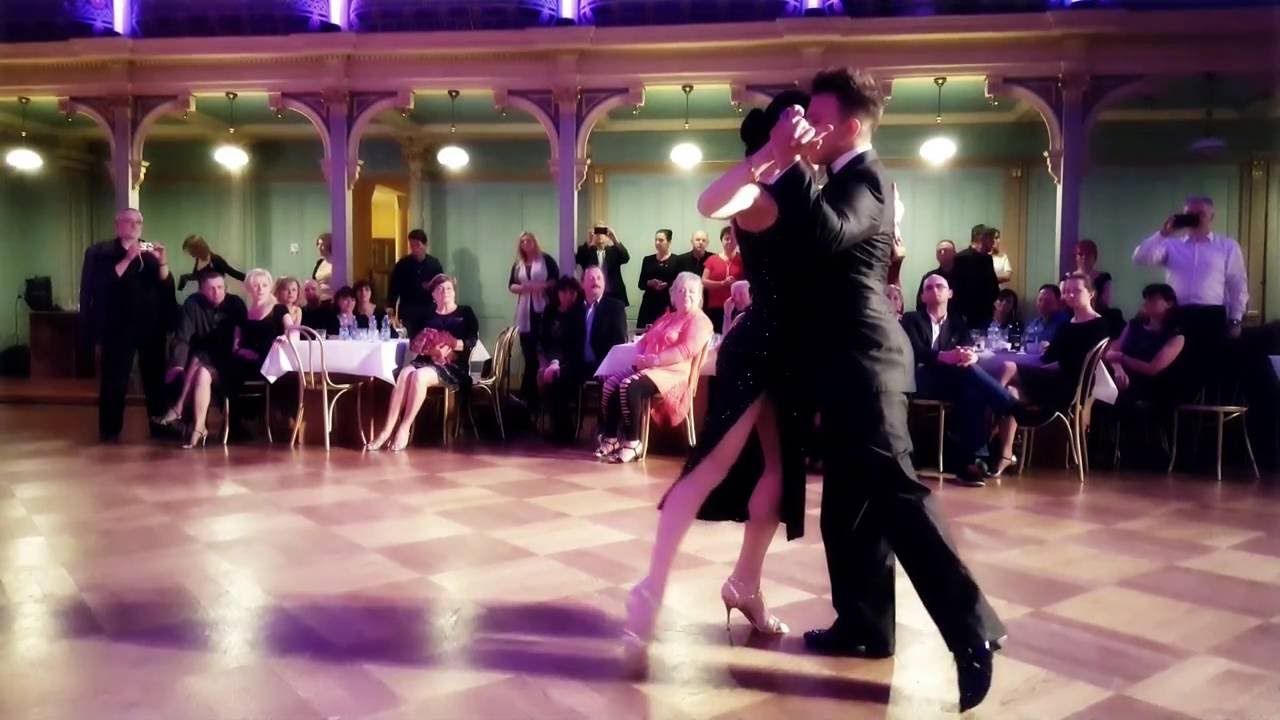 Natalia Cristofaro & Pablo Calvelli - Buscandote (tango)