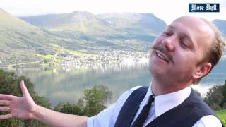 preview picture of video 'Kjell Kjellen Bigset - Fem på gata (Møre-Nytt 2011)'