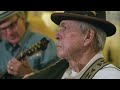Dave Bates sings Somebody Stole My Gal