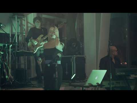 Montecarlo Live Band & Marty in Shallow di Lady Gaga - Musica Matrimonio Bari
