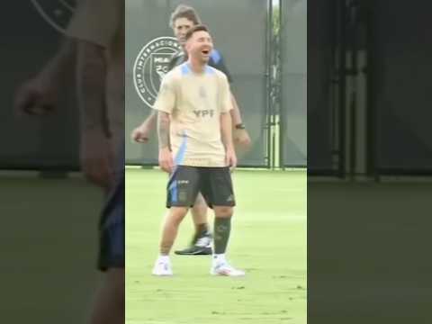 Messi really checked inside Verratti's PANTS!🤣This guy is hilarious 😂#shorts#messi#fypシ゚viral