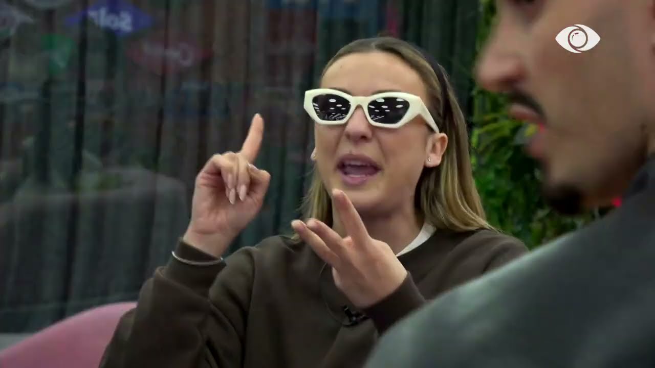 ⁠ ⁠“Ti e meriton të të pështysh në fytyrë”/ Vijon debati Shëndrit-Juela