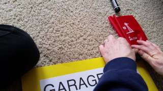 How to make an awesome & cheap garage sale sign!