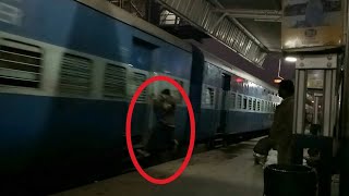 preview picture of video 'Indian Train Live Stunt On Running Train: 11082 Gorakhpur Mumbai Ltt Exp Arriving Maihar'