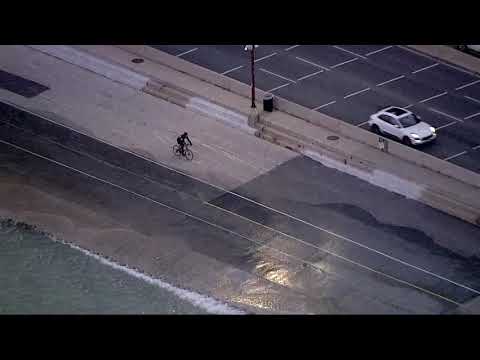 Icy conditions take down bicyclist on Chicago's Lakefront Path | ABC7 Chicago