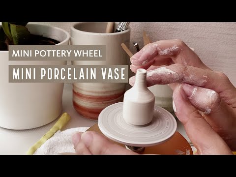 MINI POTTERY WHEEL : THROWING MINI PORCELAIN VASE