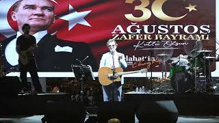Kırşehir’deki Ayna Konserine Damga Vuran Sözler: “Başkanınız ve Millet