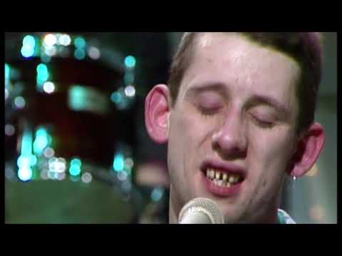 The Irish Rover - The Dubliners &The Pogues