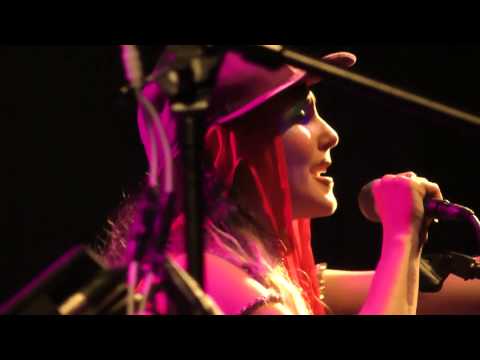 COCOROSIE (ft. Nomi Ruiz) - Beautiful Boyz 2013.06.17. Budapest