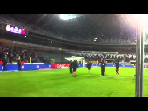 Spelers Zulte-Waregem bedanken Fans Anderlecht na scanderen van naam Malanda