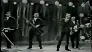 Frankie Valli and the 4 Seasons "Medley" 1966