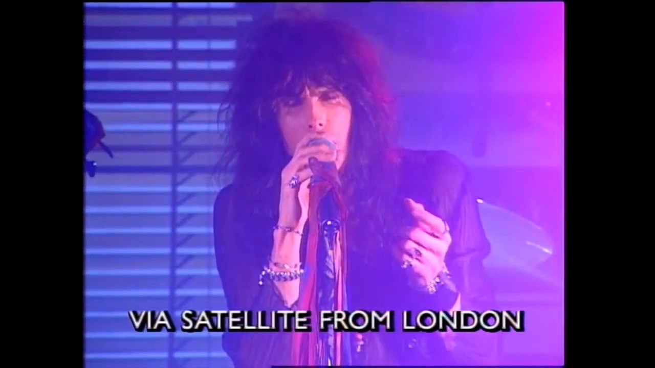 Aerosmith - Amazing LIVE (Hard Rock Cafe London 1993) 720p HD - YouTube