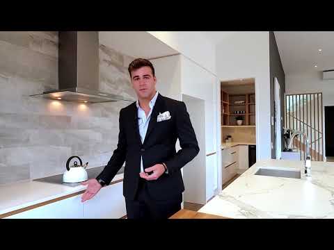 SOLD - 21A Hawera Road, Kohimarama - Veronica Schoonraad and Robert Ballard