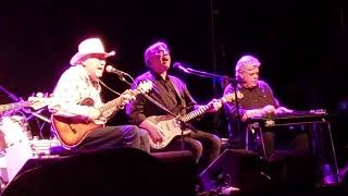 Jerry Jeff Walker singing Navajo Rug @ the Paramount in Austin 2018