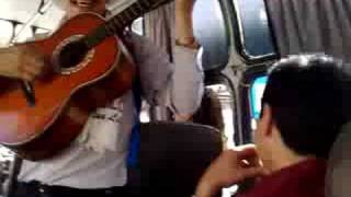 preview picture of video 'Trovador En Un Bus En Medellin Colombia'