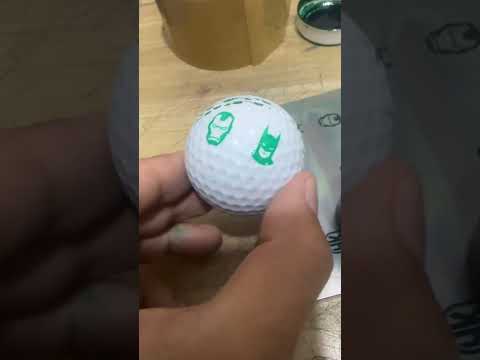 在高尔夫球上定制您自己的专属标志