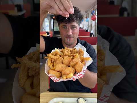 We’re on a hunt for the BEST FRIED SEAFOOD in New England! Clam Castle in Madison, CT! #DEVOURPOWER