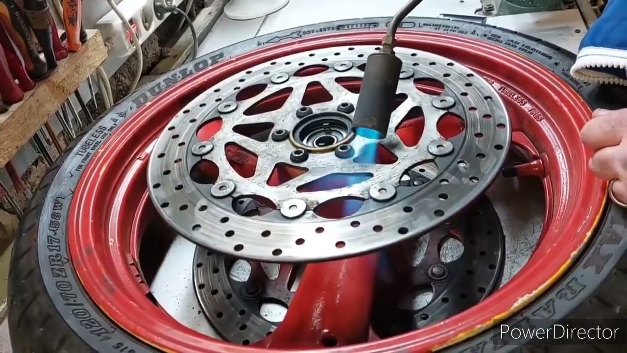 comment démonter les vis de disque de frein de moto récalcitrantes