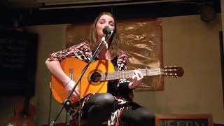 Claire Frances - Stronger stuff (acoustic at the Pack&Carriage)