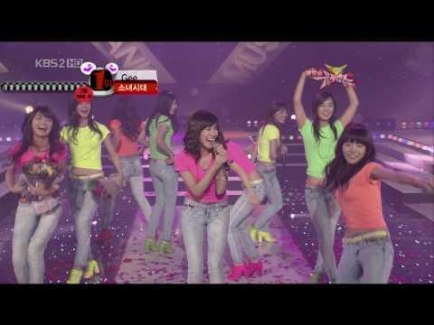 [Clip] SNSD - Tiffany's "Listen, Cookie Man!" and Yoona's Throwing Fail