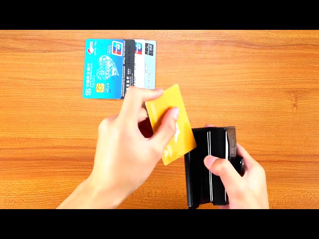 Vídeo relacionado con DiULi Tarjeta Anti RFID/NFC, 6 Piezas Tarjetas de Bloqueo RFID, Tarjetas Anti RFID Fraude Protección, Ligero y Portátil, Seguro y Duradero, Adecuado para Uso Diario y Viajes (Tipo A Negro+Azul)