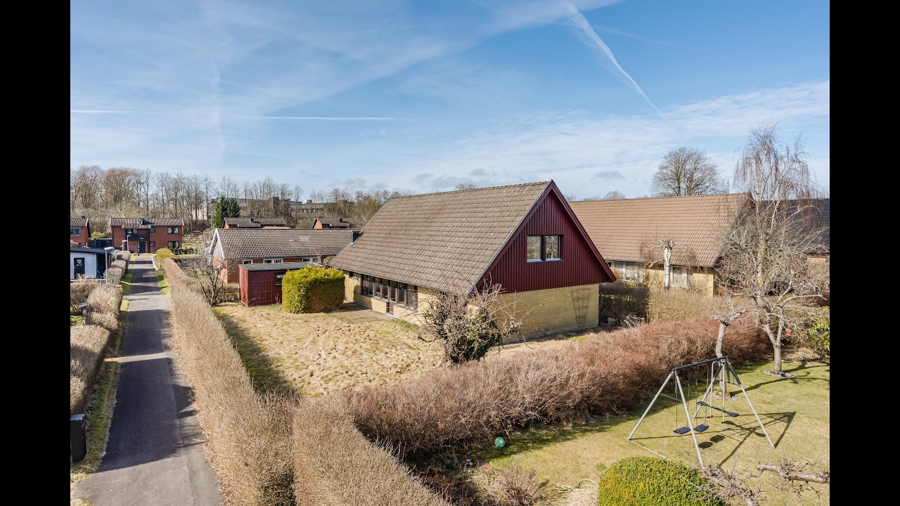 9 rum Villa på Mörtgränd 25 Ängelholm - Nyhem Ängelholms kommun - video