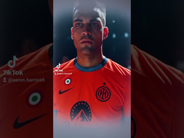 Vídeo relacionado con Inter - Camiseta Home Jersey 2023-2024 en Miniatura de Aluminio para Montar - Fútbol, Milán, Idea Regalo, Objeto de colección, Producto Oficial