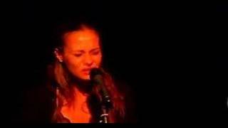 Fiona Apple &quot;I Know&quot; live at the Largo
