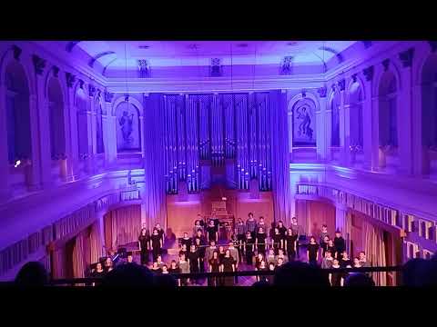 Akademski pevski zbor Tone Tomšič Univerze v Ljubljani, utrinek s cudovitega letnega koncerta.