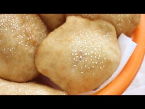 Banh Tieu (Vietnamese Hollow Doughnuts) Donuts Bread