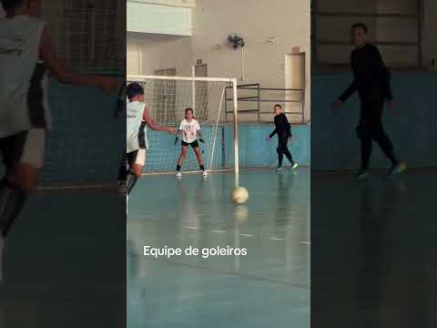 Treinamento seguido de avaliação de goleiros do sub 11 em Quissamã Rj