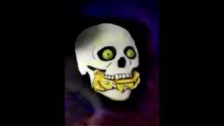 Crazy skull eating hot chips