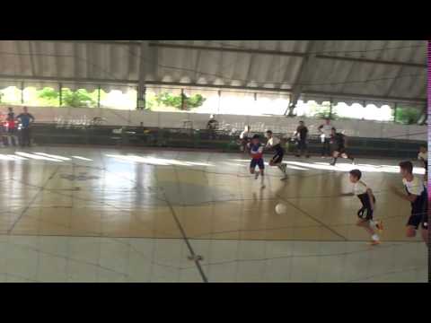 Defesa do goleiro Gabriel Fofão na 3ª Copa Hipócrates de Futsal 2016