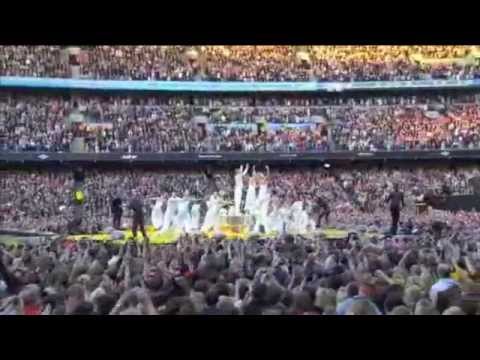 Take That - Progress Live - Hold Up A Light