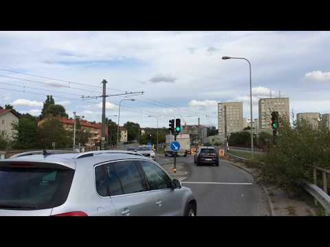 Spårvägskorsning Årstafältet (Åmänningevägen) / Swedish light rail level crossing
