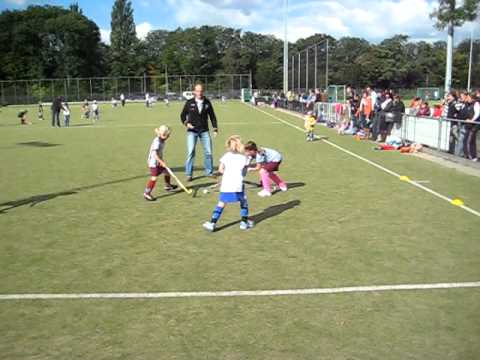 Kampong F4 - Zwaluwen Utrecht '11 F1