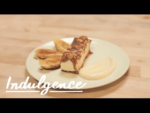 You’ll Crave This Gourmet Snickers Ice Cream Bar All Summer