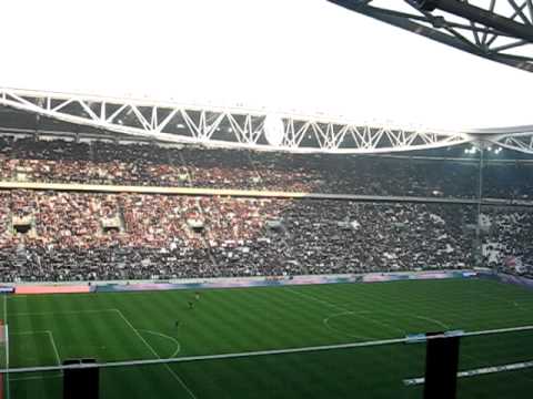 Juventus-Palermo 3-0 - Formazione ed inno Juventus - 20 novembre 2011