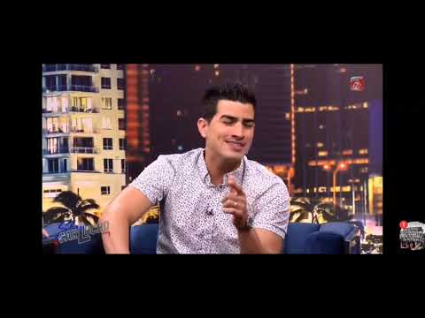 René Bueno Showman en univista TV en el Show de Carlucho