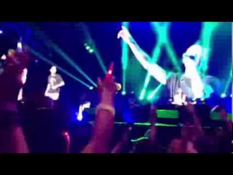 Linkin Park FEAT Steve Aoki - A Light That Never Comes