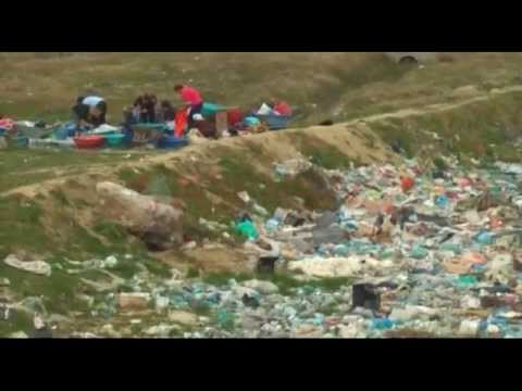 Pas shpërthimit në Marinzë, nuk ka ujë, gratë 2 km rrugë për të larë ndërresat- Ora News-