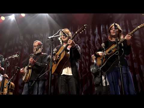 Bela Fleck: My Bluegrass Heart - Sierra Hull, Molly Tuttle, Billy Strings, Michael Cleveland