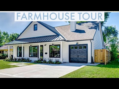Modern FARMHOUSE Tour with GIANT Backyard stunning LUXURY finishes HOUSTON, TEXAS  - TREYFINDSTX