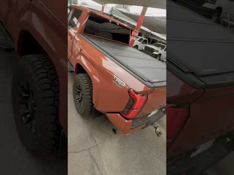 Toyota Tacoma Tonneau Cover: BAKFlip MX4 TS