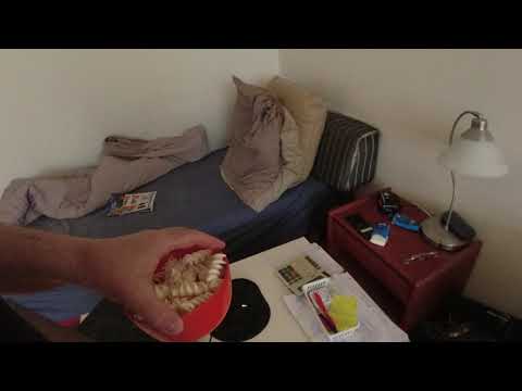 MongoTV_9688 - Spiser SKÅL CHIPS Med Glas COLA Søndag Aften