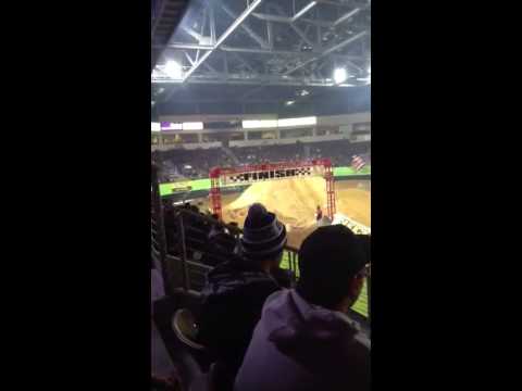 Kicker AX 250 pro Dillon Crespi