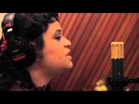 Tulipa Ruiz  "Às vezes"