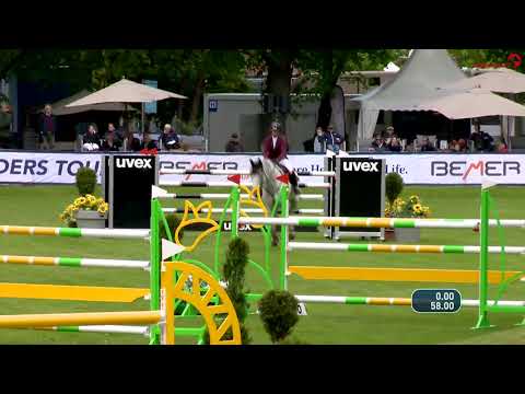 Dominique Weber mit Chasseur en blanc im CSI2* Pferd International München 2021
