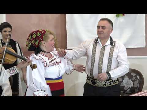 AXENIA ROZNICIUC  - BATA-TE SOARE-LE MUT